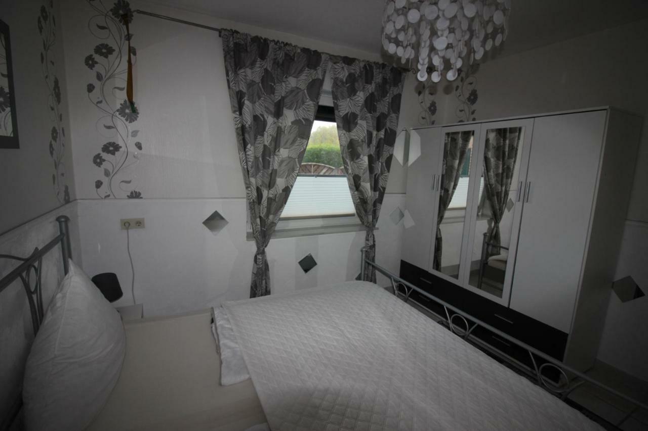 Haus Abbi, Ferienwohnung Mit Schwimmbad Hage Extérieur photo