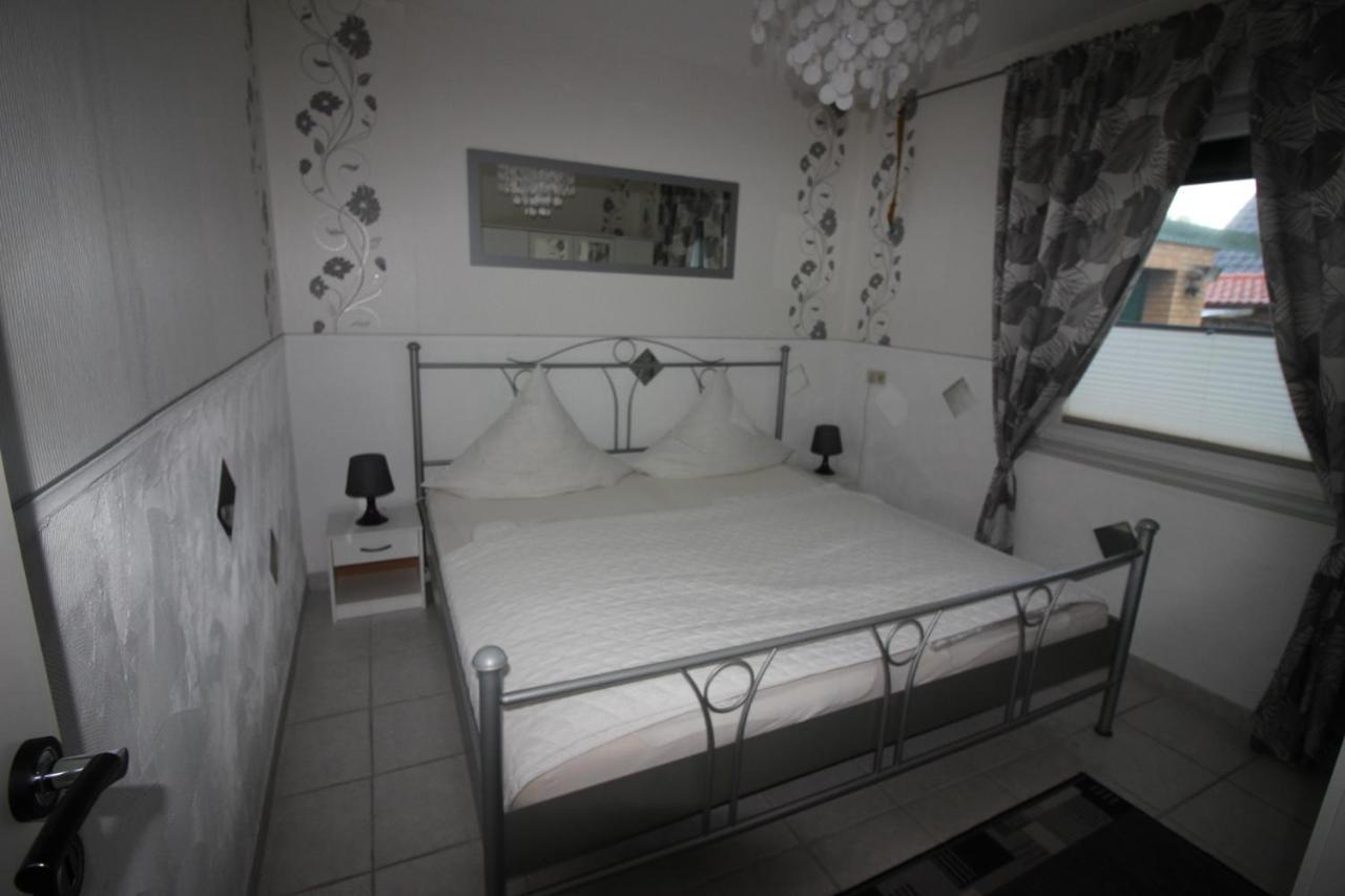 Haus Abbi, Ferienwohnung Mit Schwimmbad Hage Extérieur photo